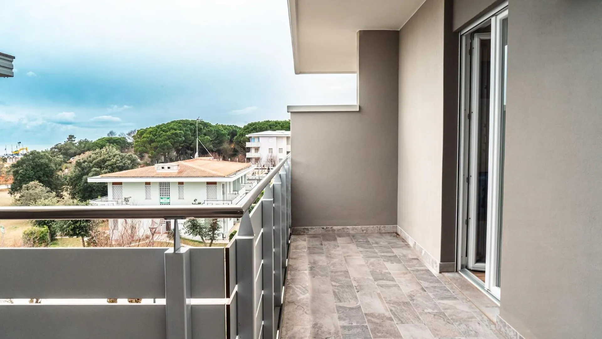 Beachside Getaway In Bibione Apartment