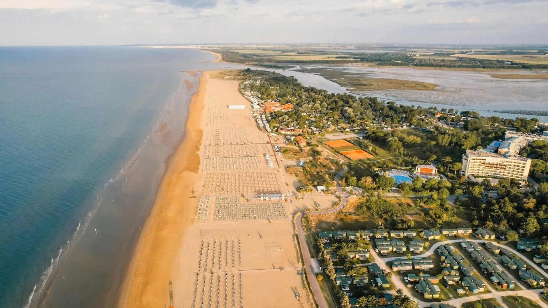Beachside Getaway In Bibione 0*,